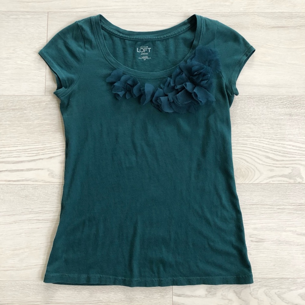 Ann Taylor LOFT Floral Appliqué Hunter Green Tee-Shirt Blouse